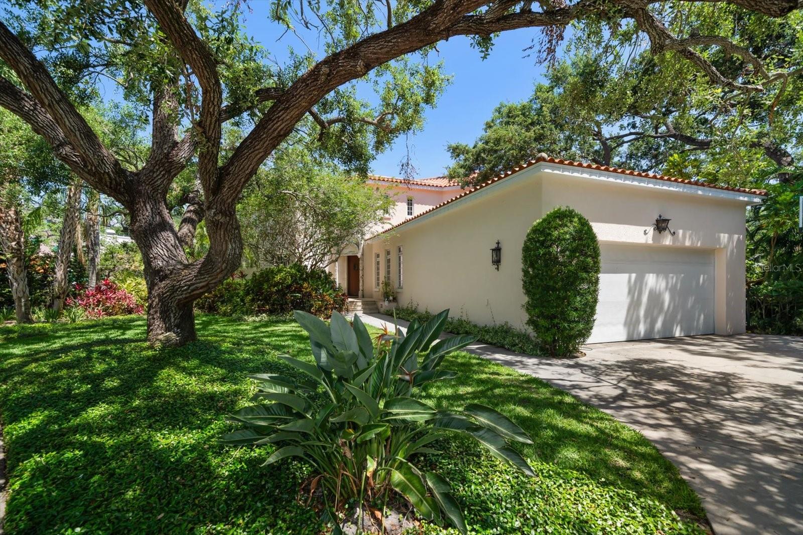 Image 3 of 81 For 514 Riviera Drive