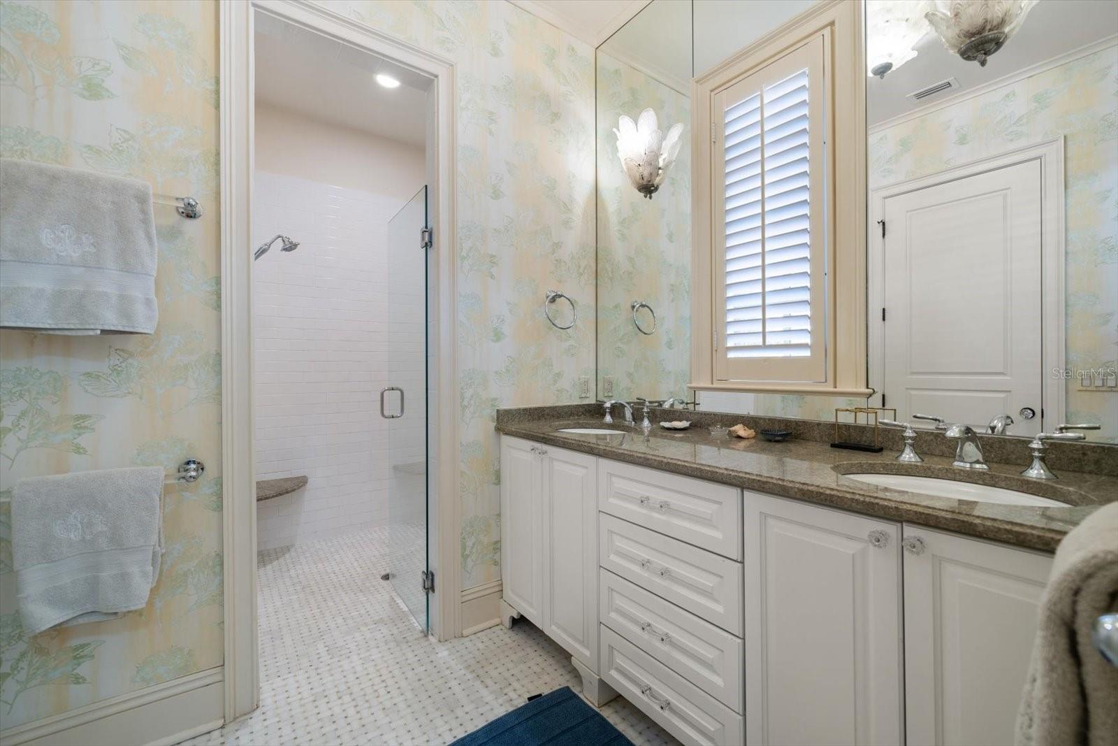 Image 30 of 81 For 514 Riviera Drive
