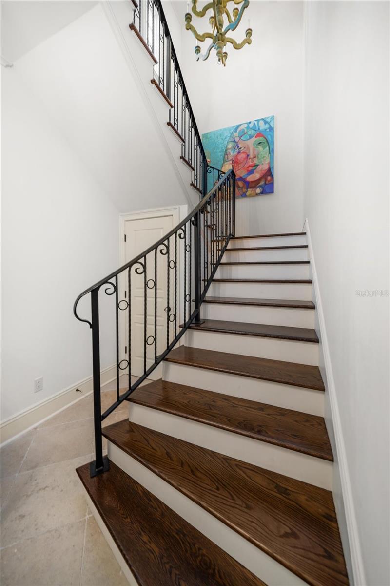 Image 32 of 81 For 514 Riviera Drive