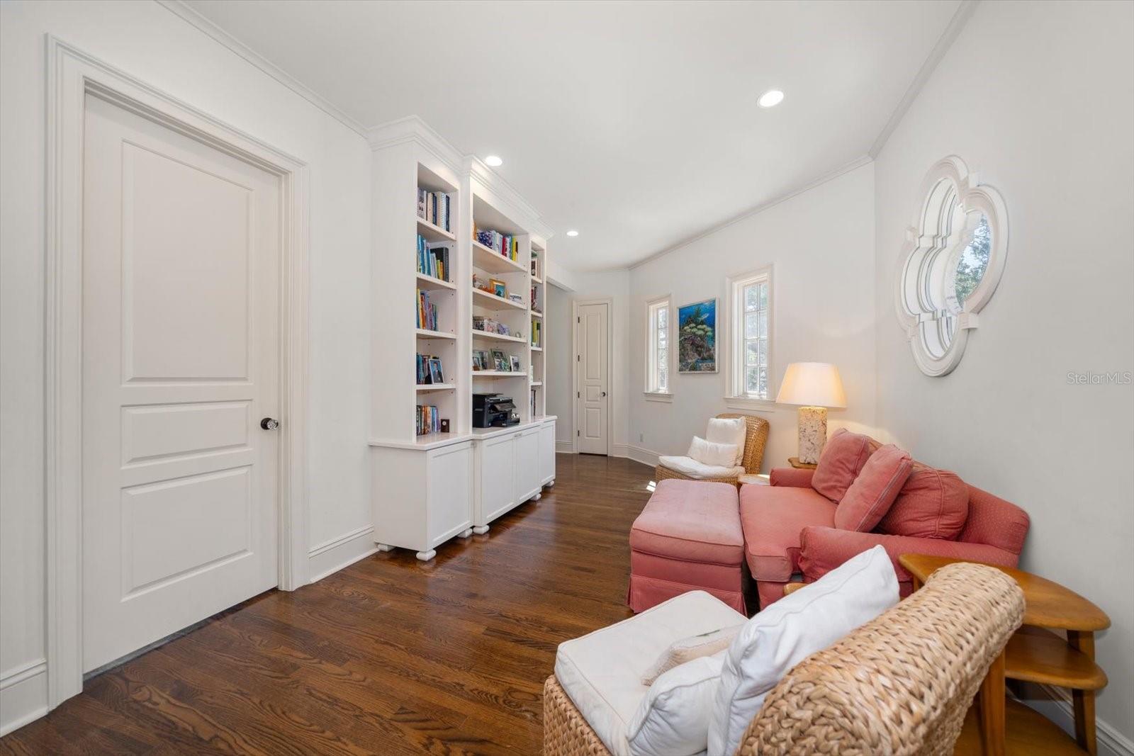 Image 33 of 81 For 514 Riviera Drive