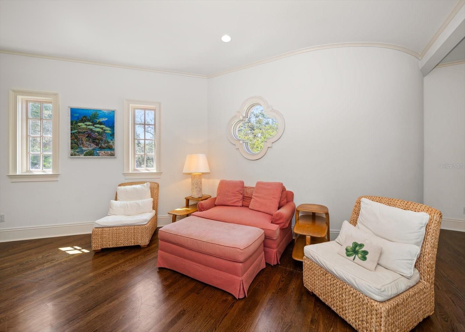 Image 34 of 81 For 514 Riviera Drive