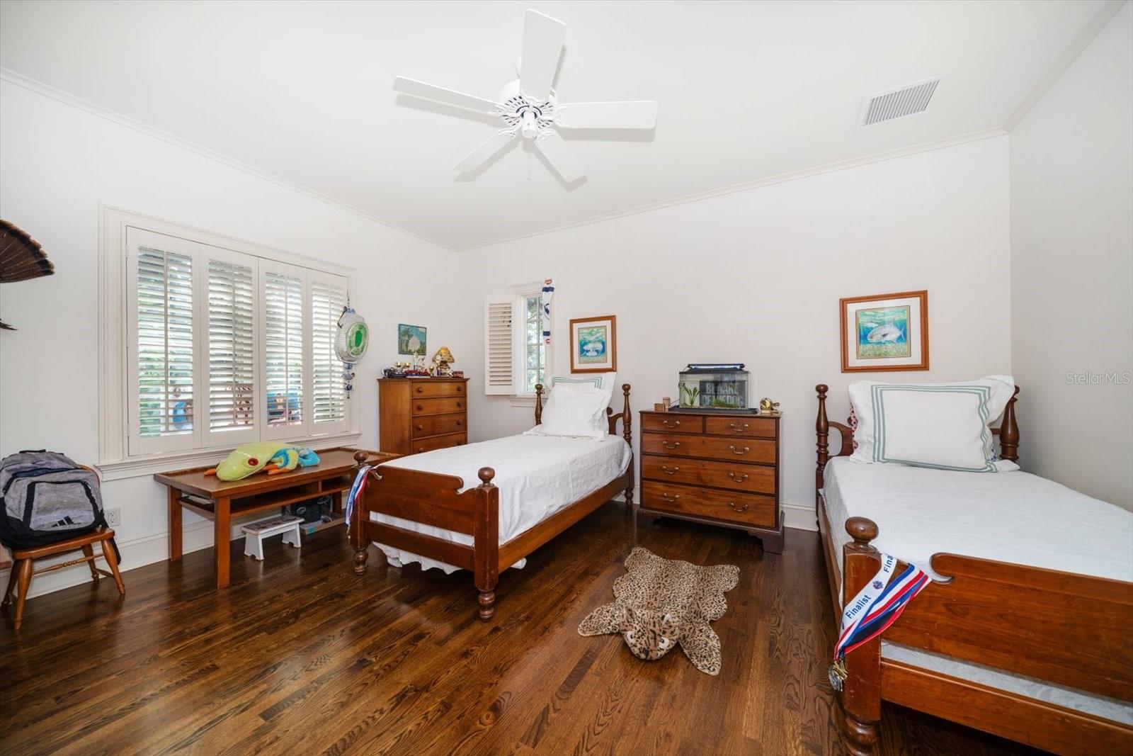 Image 37 of 81 For 514 Riviera Drive