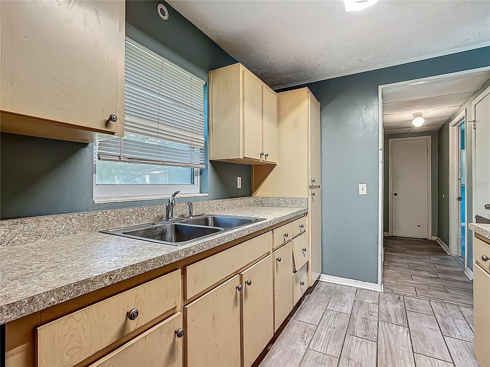 Image 13 of 35 For 2015 Pleasant Acre Drive