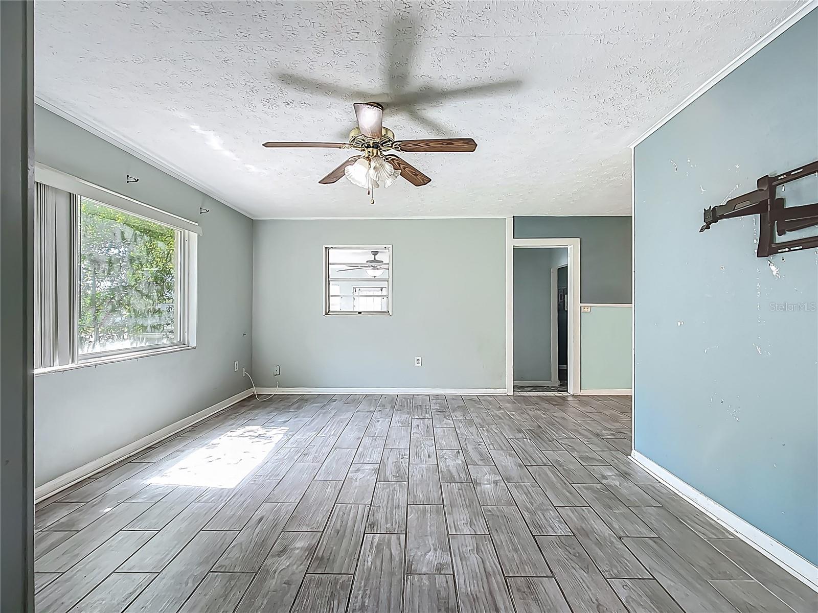 Image 6 of 35 For 2015 Pleasant Acre Drive