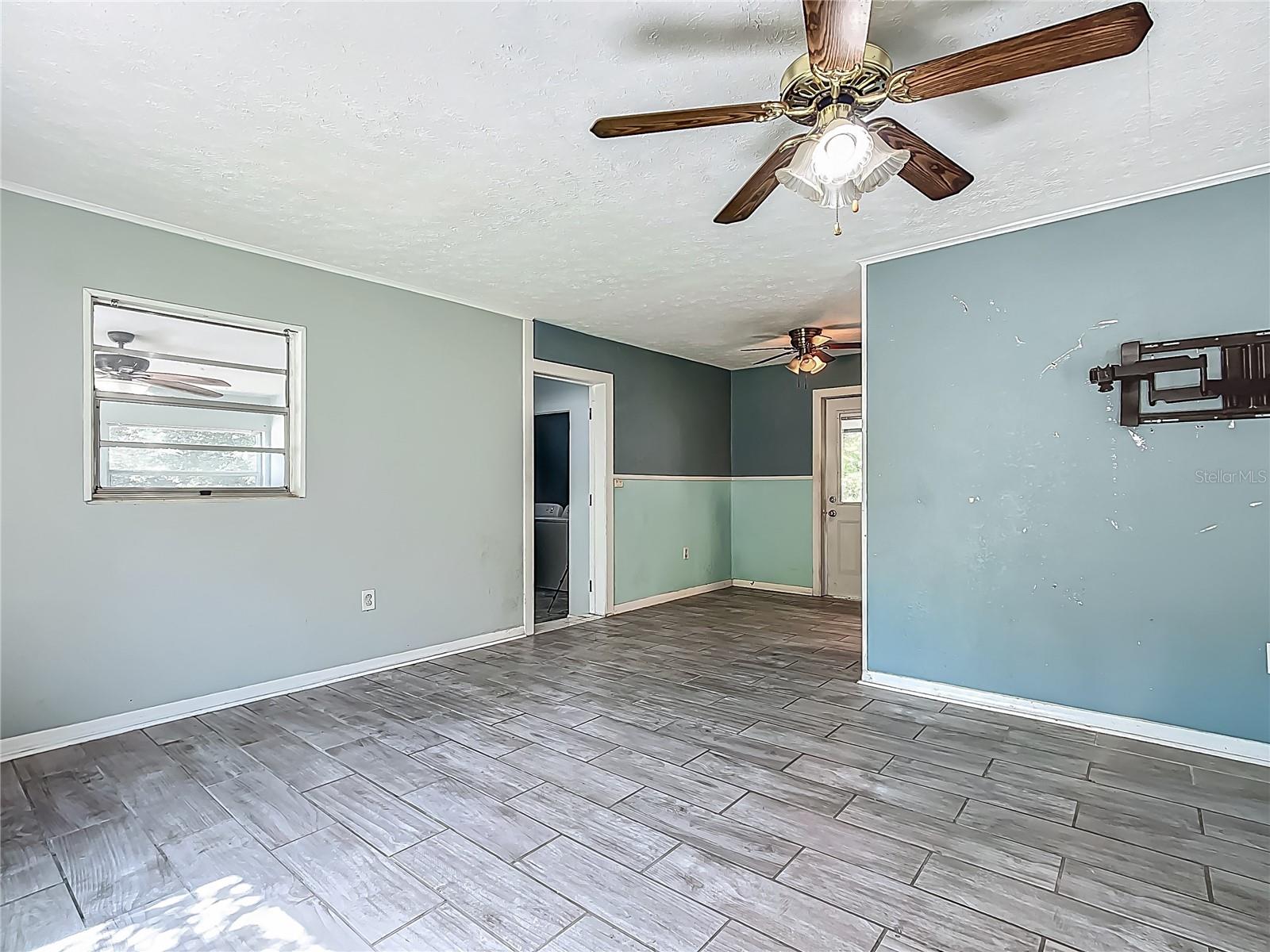 Image 8 of 35 For 2015 Pleasant Acre Drive