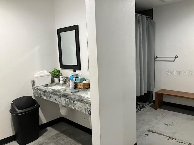 Listing photo id 7 for 502 Gilchrist Avenue