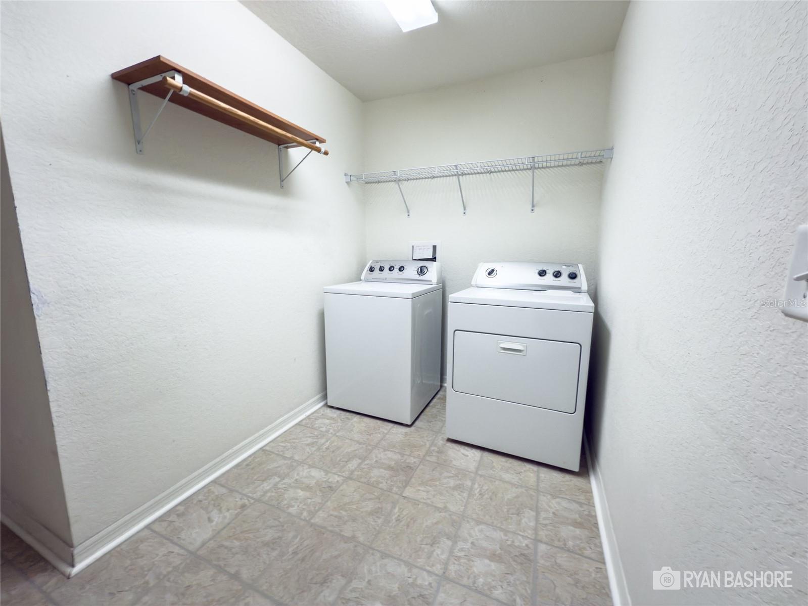Listing photo id 25 for 3095 Coronet Court