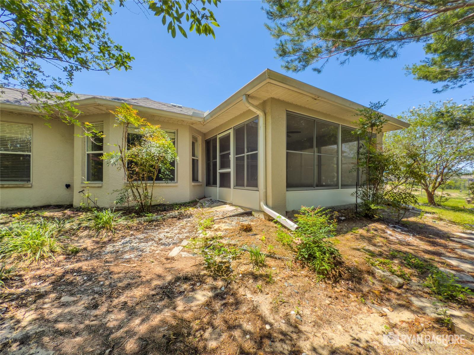 Listing photo id 29 for 3095 Coronet Court