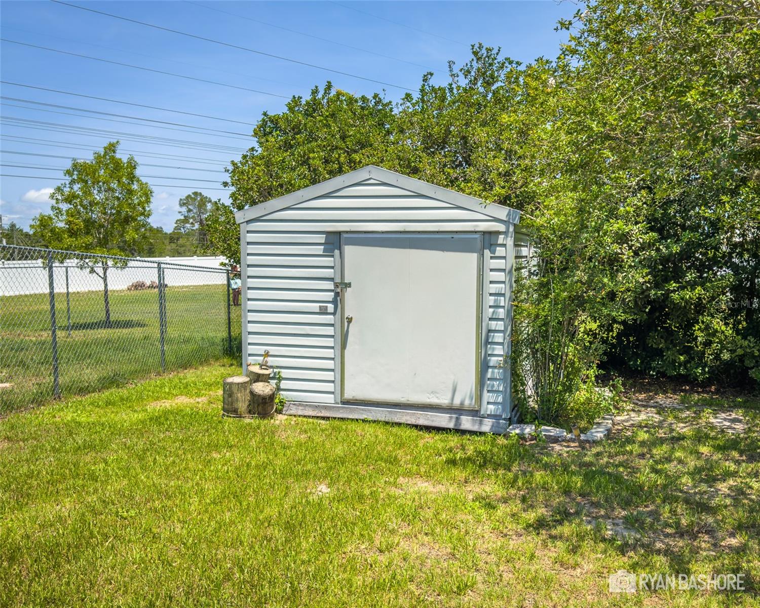 Listing photo id 30 for 3095 Coronet Court