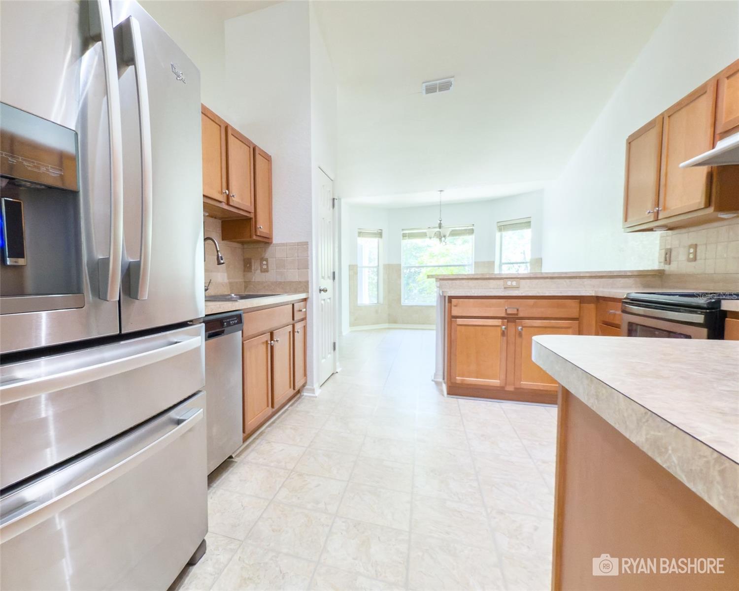 Listing photo id 7 for 3095 Coronet Court