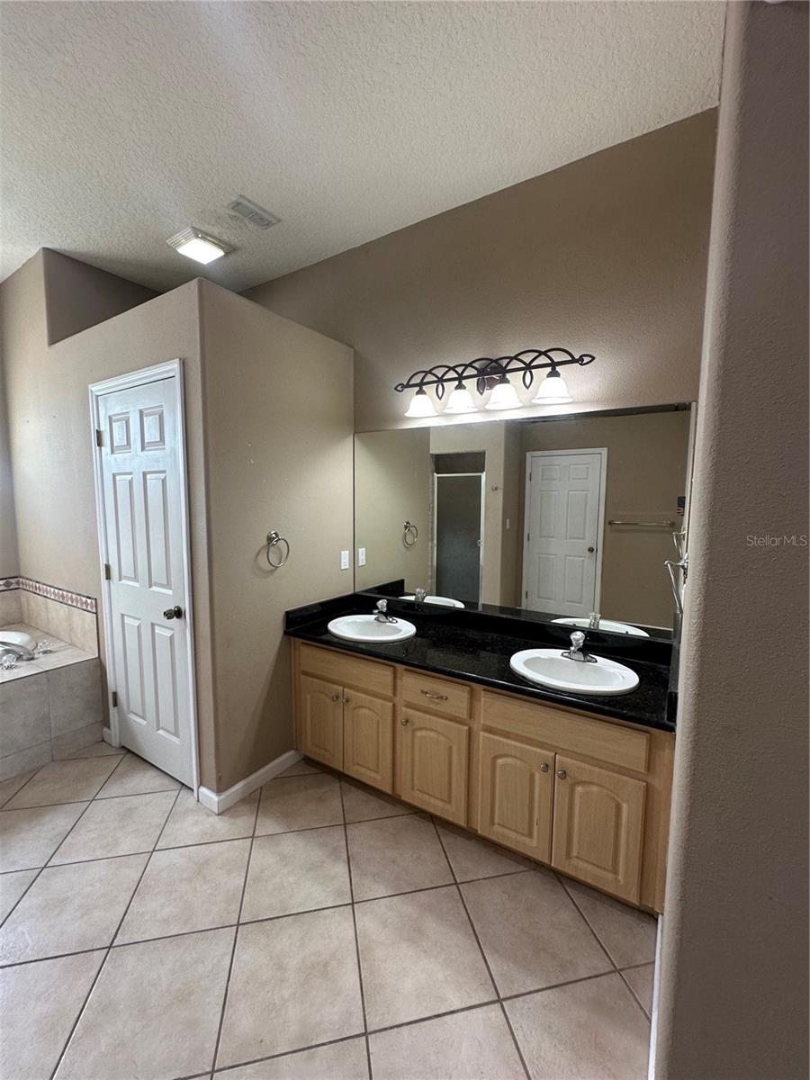 Image 11 of 30 For 13632 Deventer Ct.