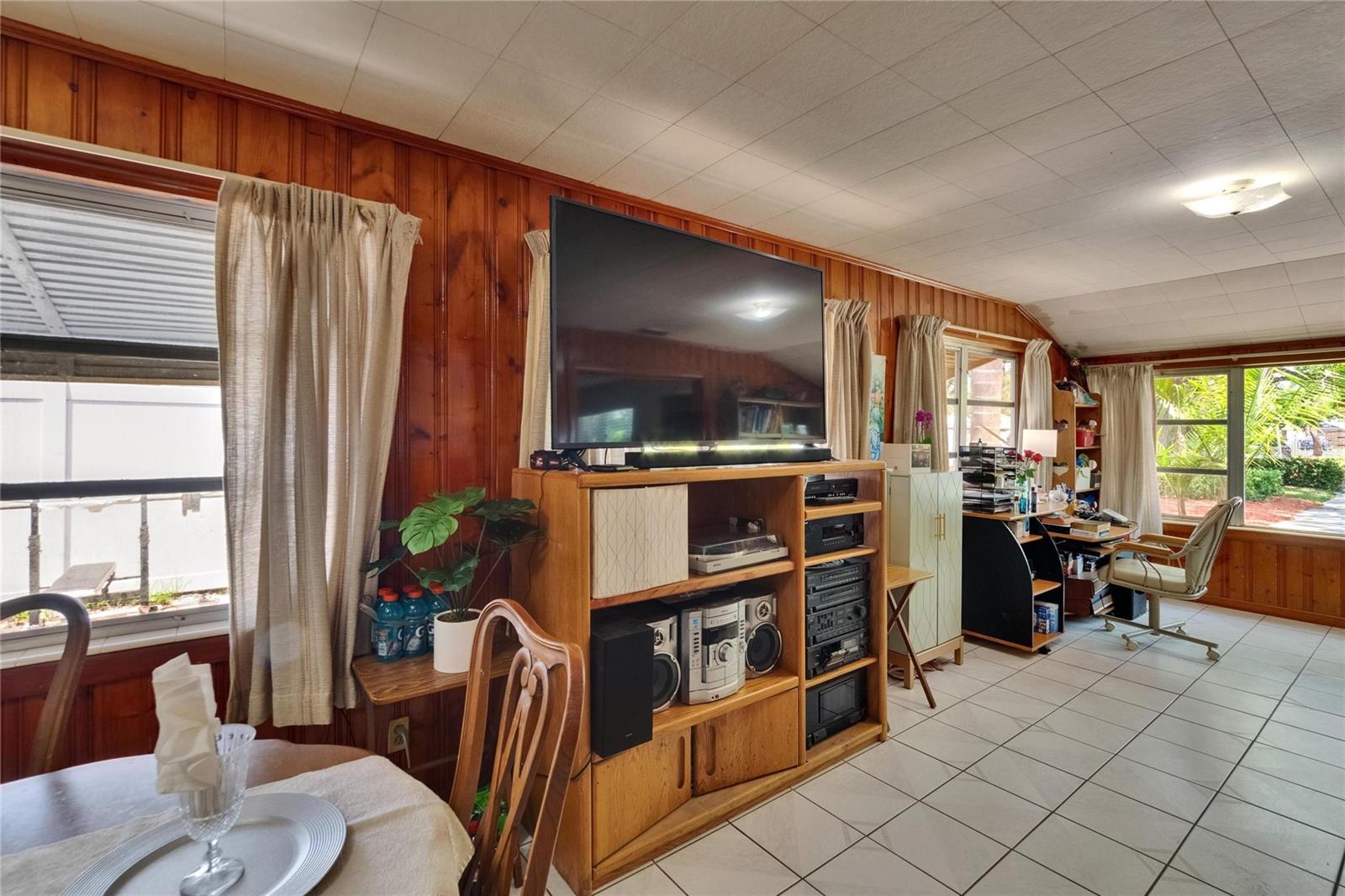 Image 19 of 43 For 3626 Hesperides Street