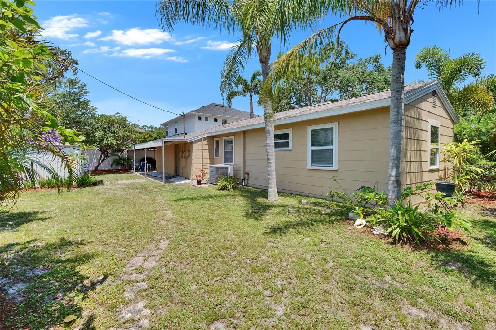 Image 39 of 43 For 3626 Hesperides Street