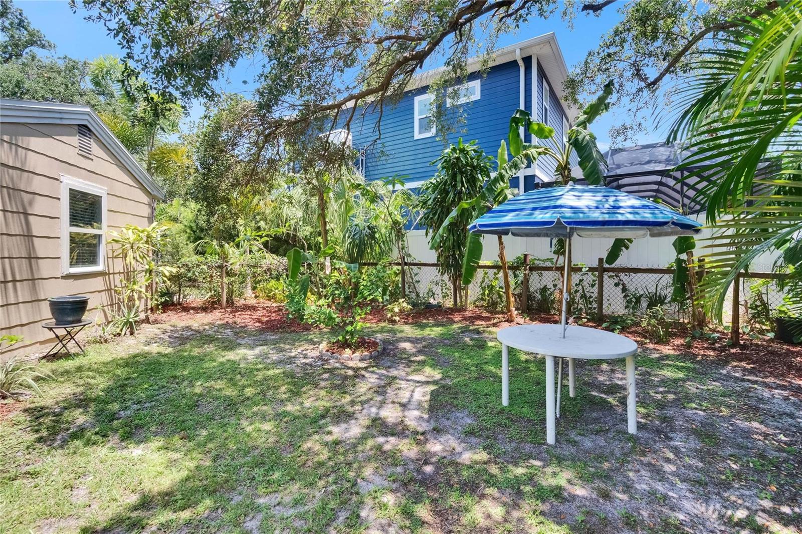 Image 41 of 43 For 3626 Hesperides Street