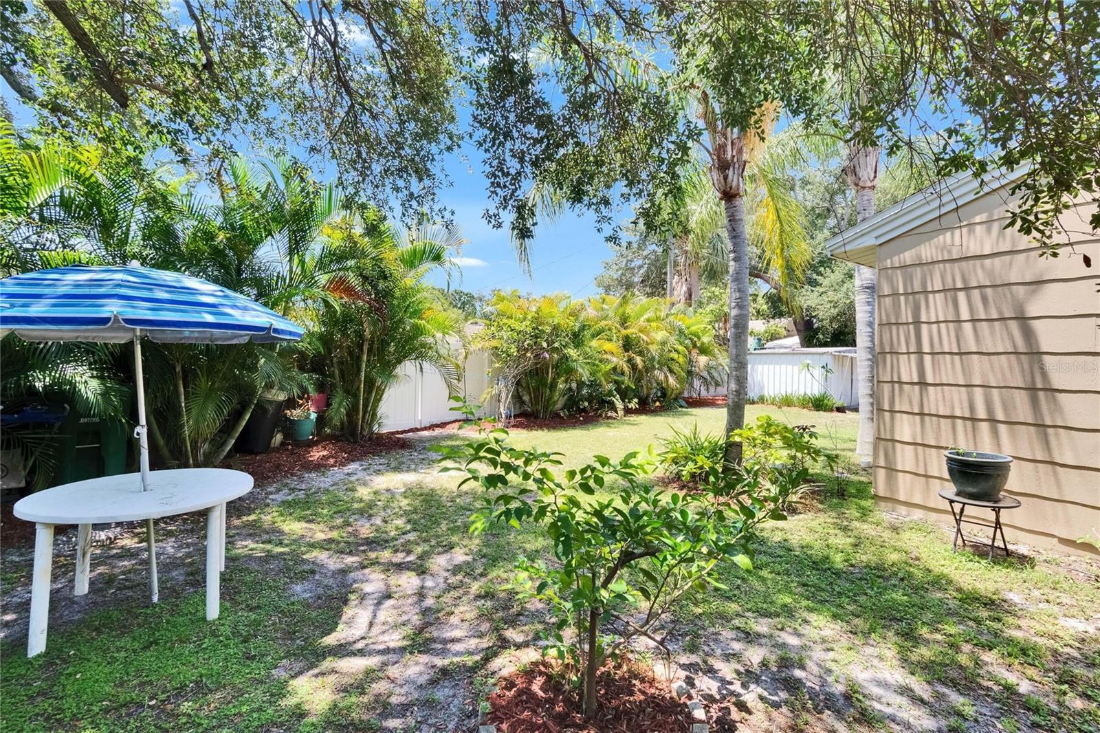 Image 42 of 43 For 3626 Hesperides Street