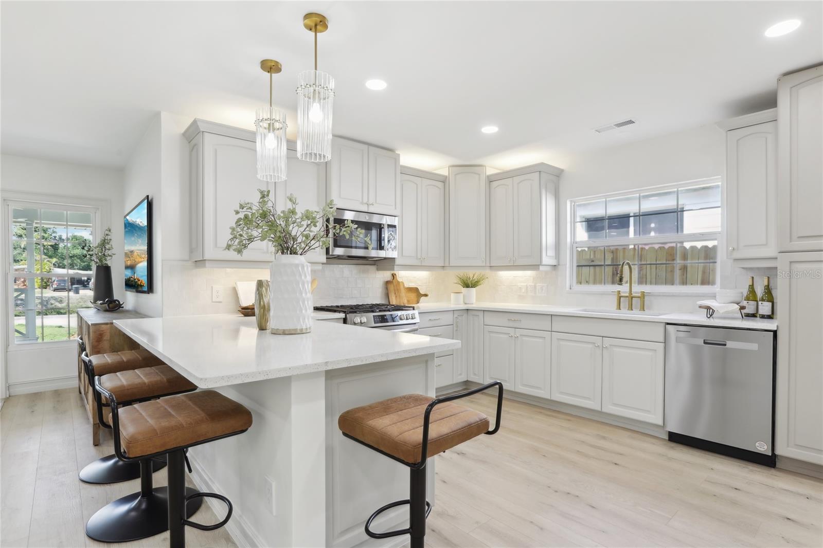 Image 11 of 32 For 1712 25th Avenue N