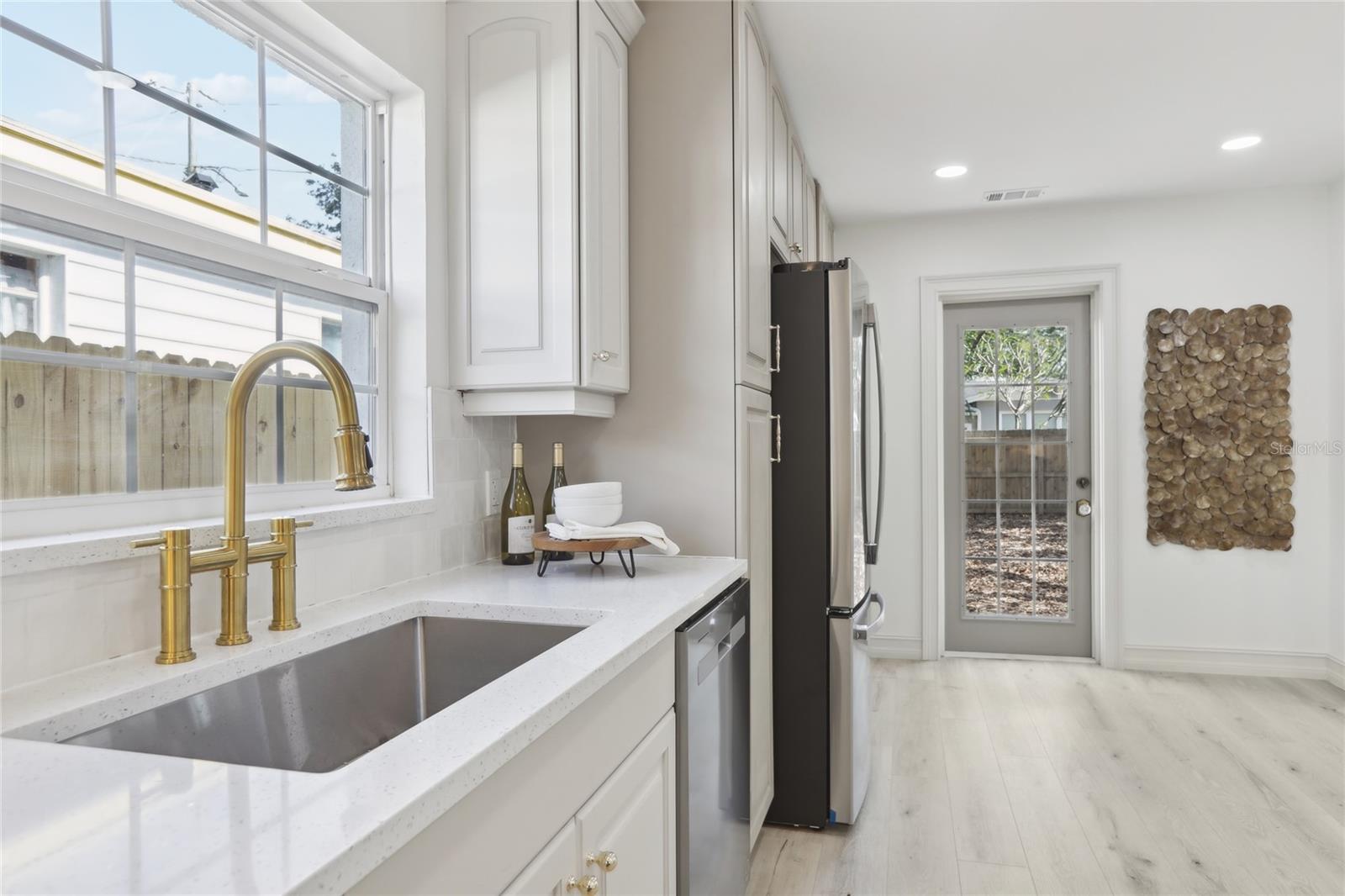Image 14 of 32 For 1712 25th Avenue N