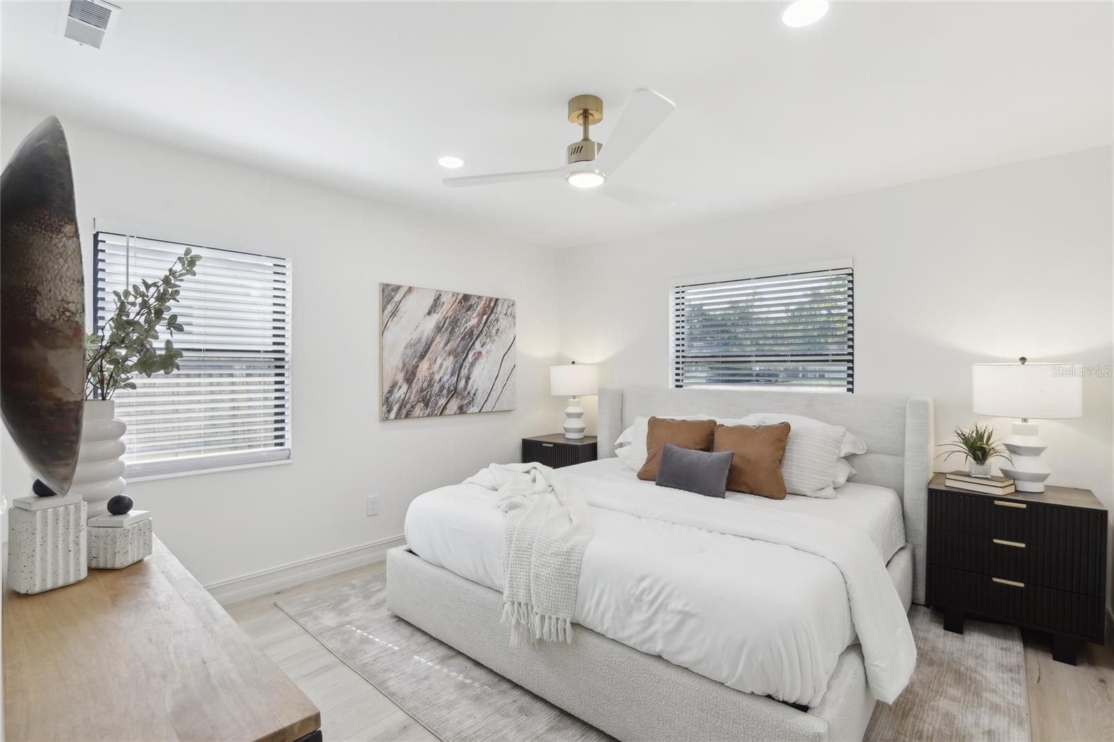 Image 20 of 32 For 1712 25th Avenue N