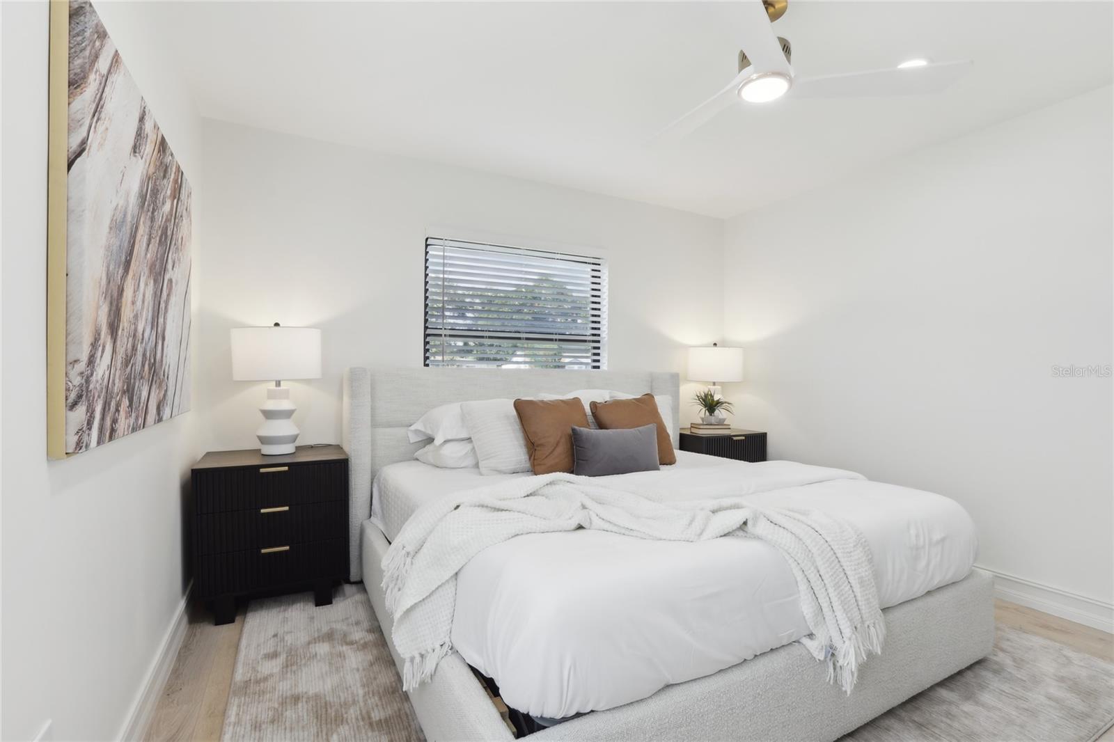 Image 21 of 32 For 1712 25th Avenue N