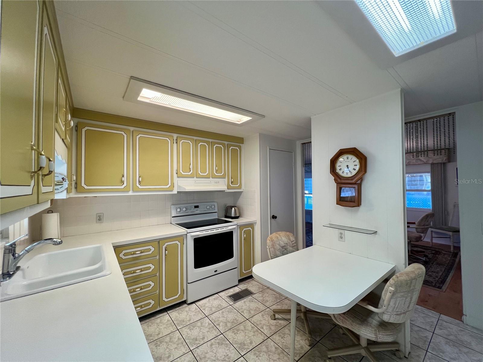 Image 21 of 49 For 1100 Belcher Road S 770