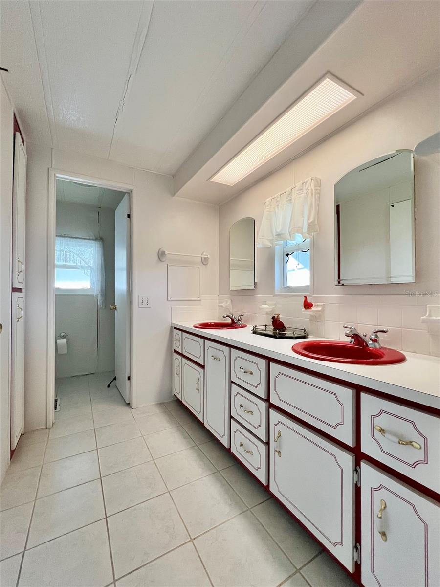 Image 34 of 49 For 1100 Belcher Road S 770