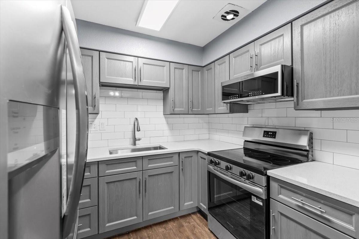 Listing photo id 11 for 5051 Bonito Drive