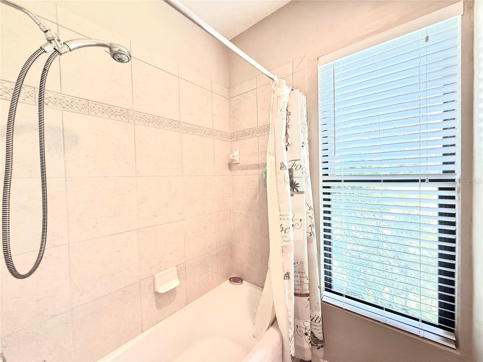 Listing photo id 17 for 9313 Lisbon Street