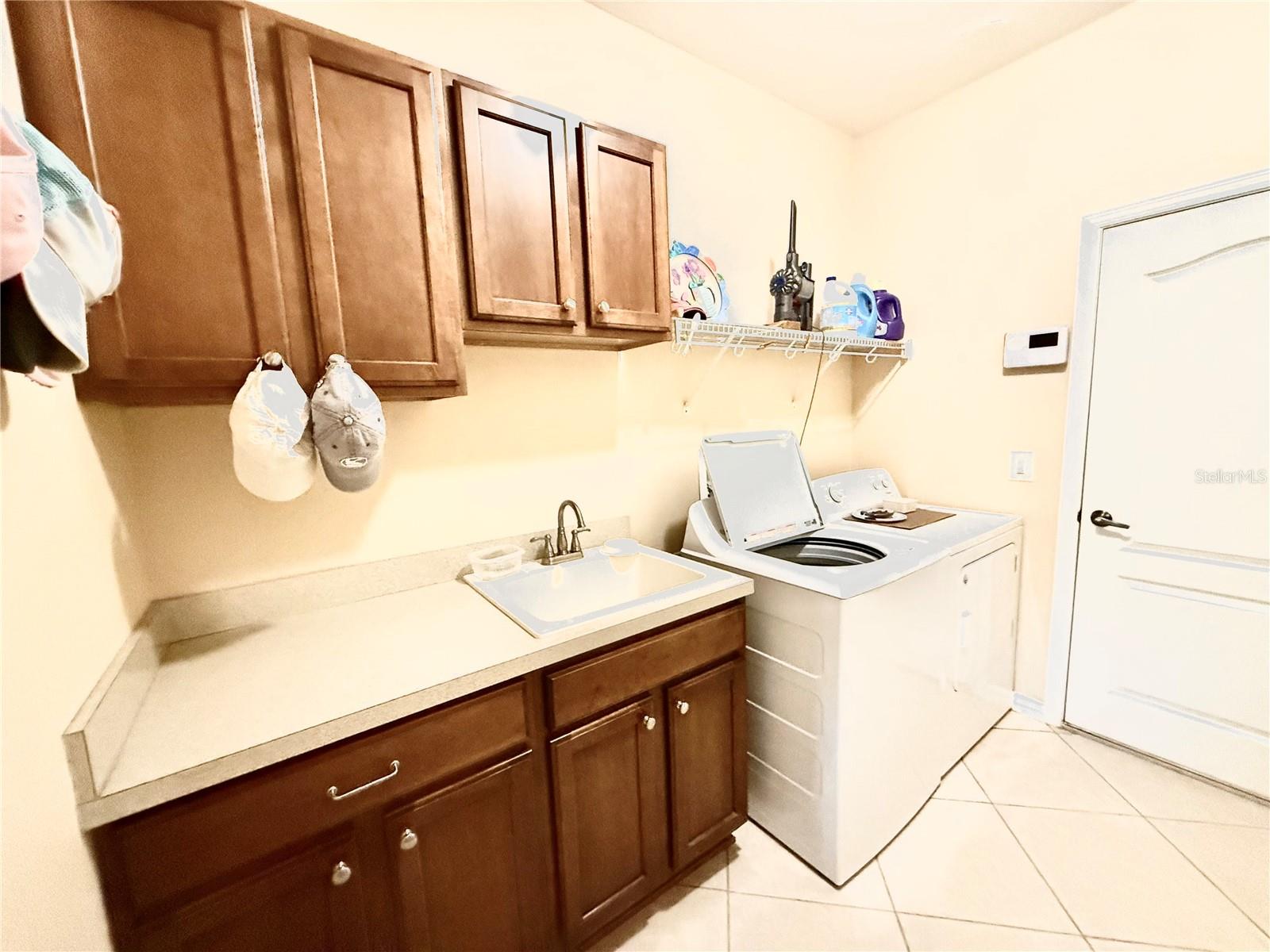 Listing photo id 18 for 9313 Lisbon Street