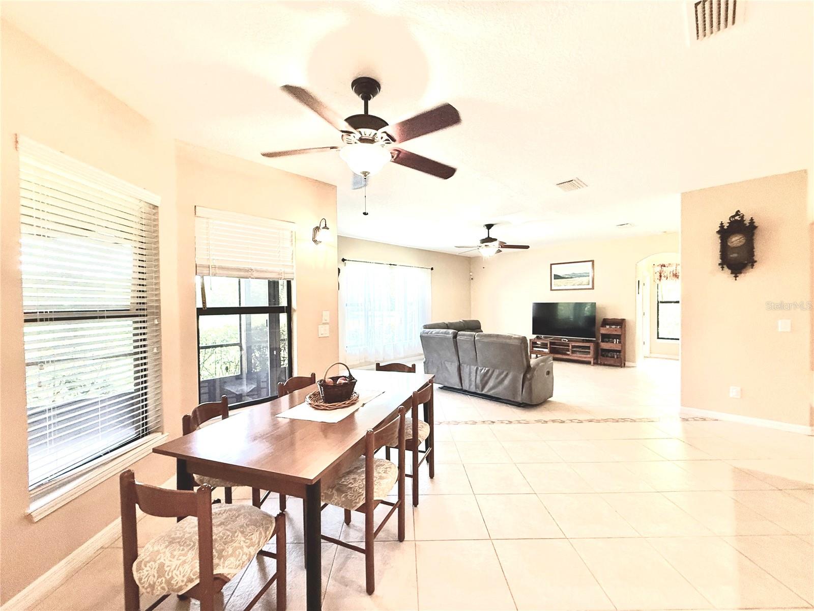 Listing photo id 6 for 9313 Lisbon Street