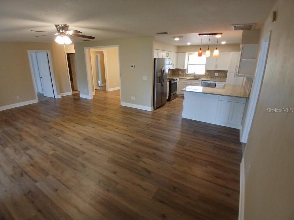 Image 6 of 15 For 2414 Willow Oak Drive
