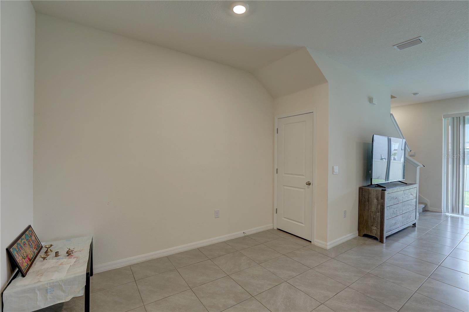 Image 11 of 37 For 33062 Frosted Clover Way