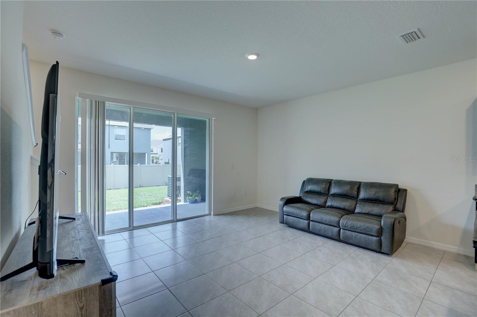 Image 12 of 37 For 33062 Frosted Clover Way