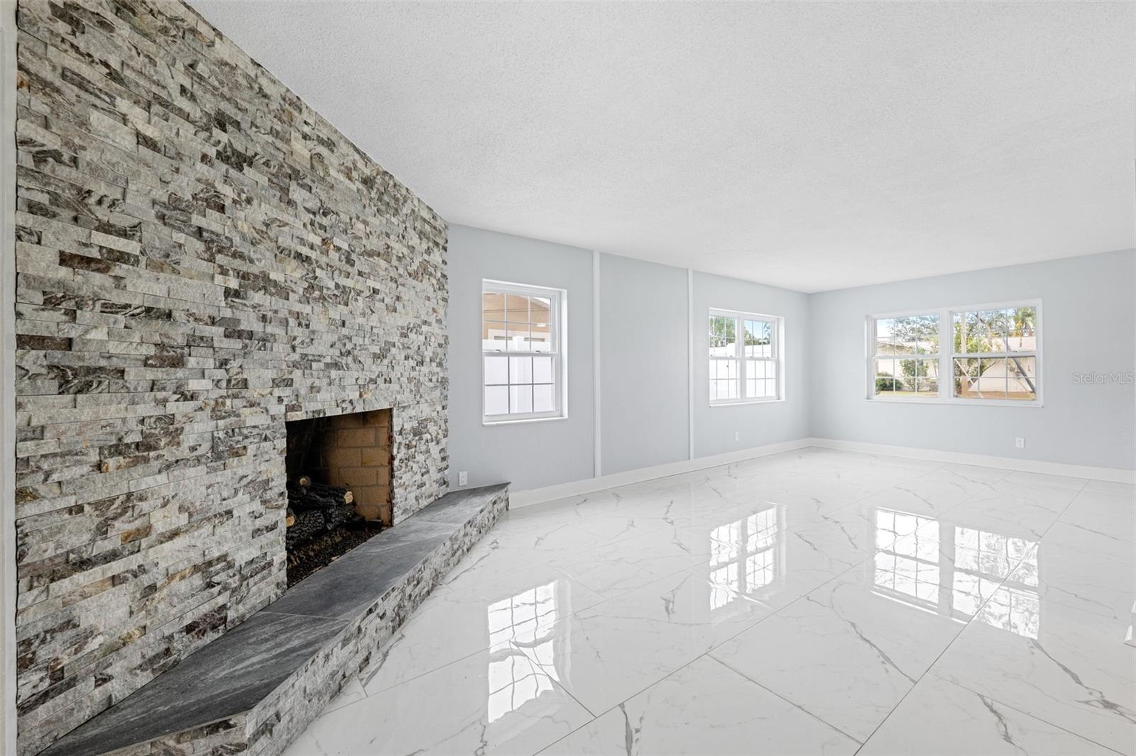 Image 10 of 52 For 4000 14th Way Ne