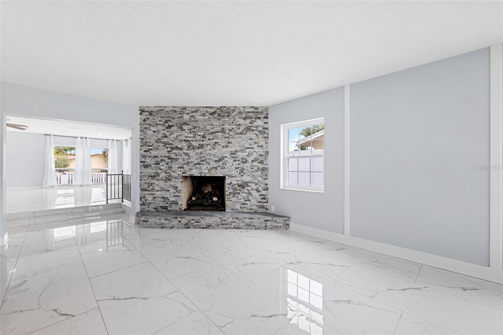 Image 11 of 52 For 4000 14th Way Ne