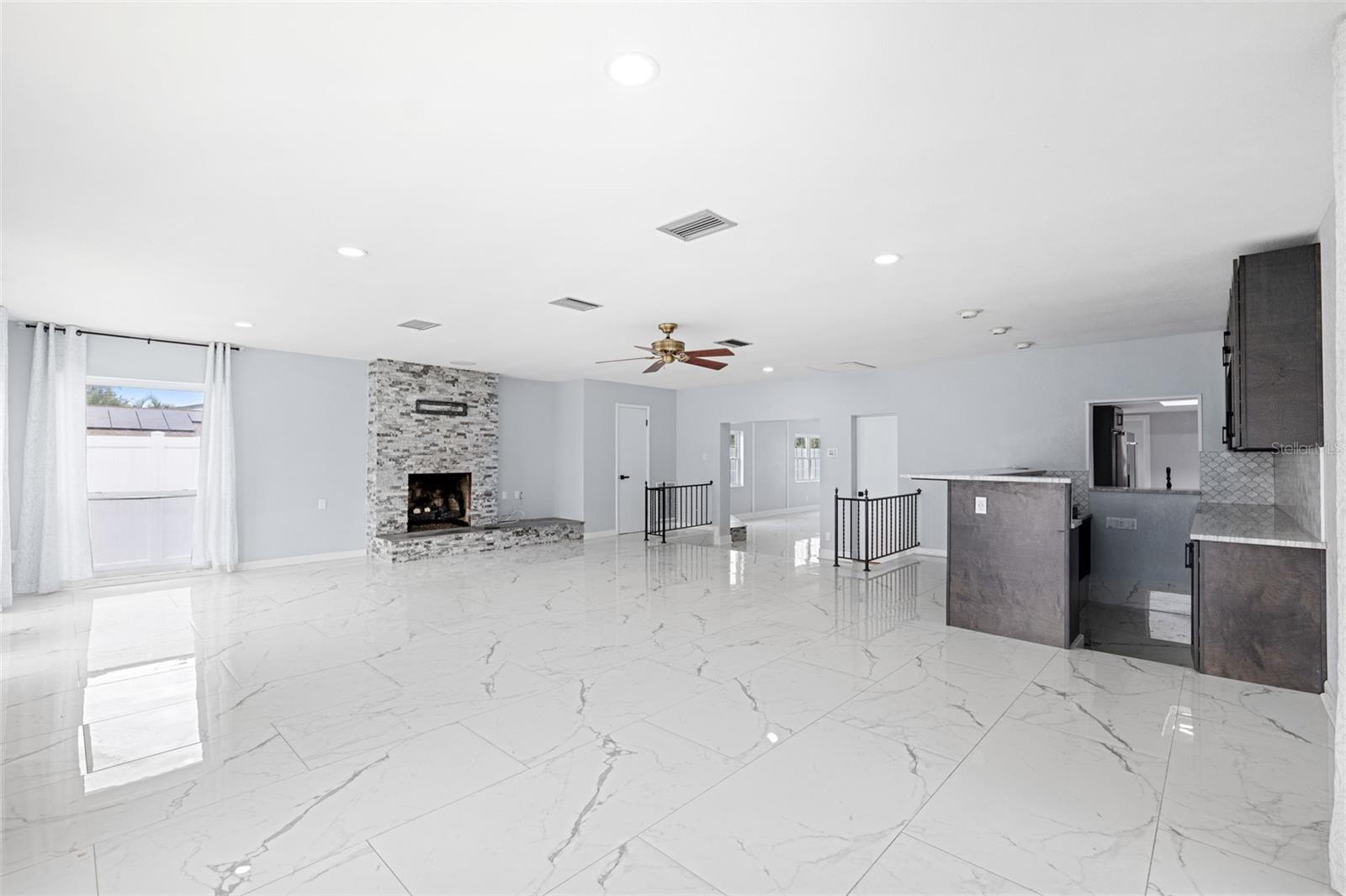 Image 15 of 52 For 4000 14th Way Ne