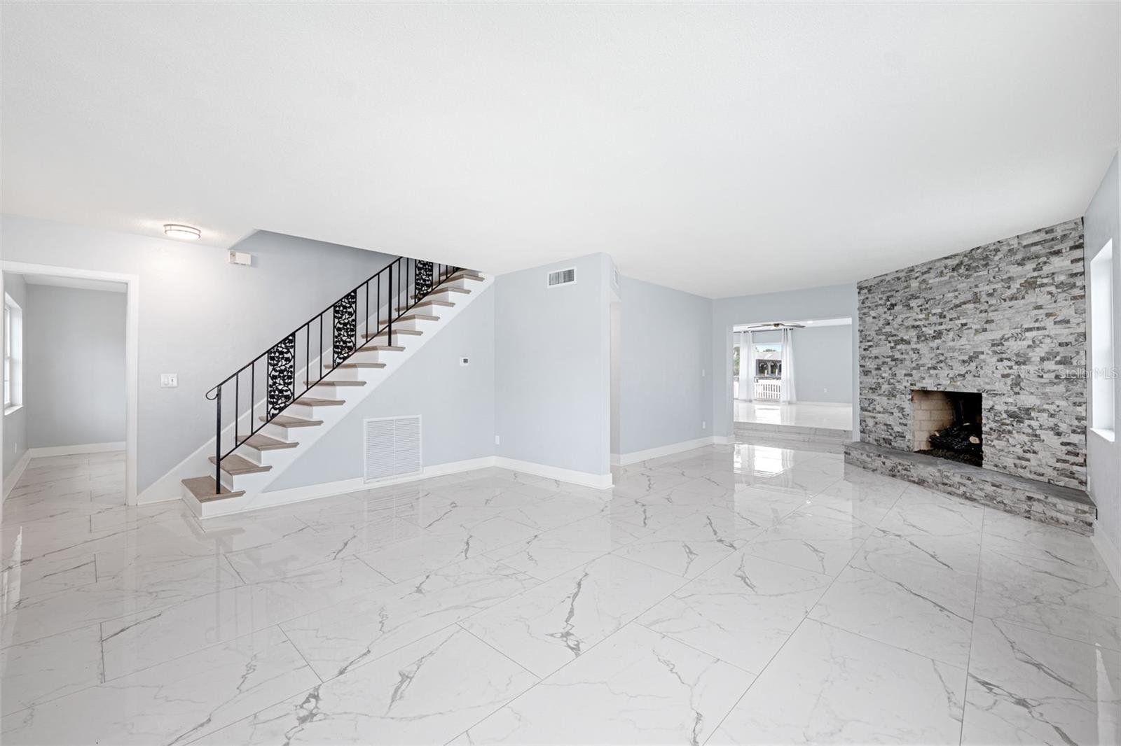 Image 8 of 52 For 4000 14th Way Ne