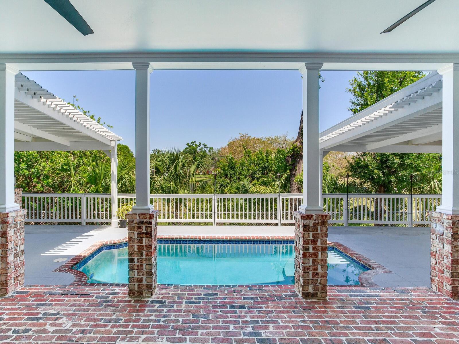 Image 11 of 47 For 4702 Heron Lane