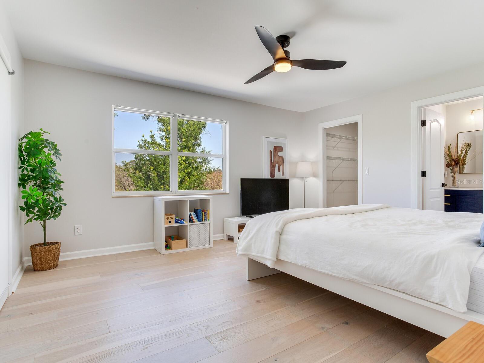 Image 33 of 47 For 4702 Heron Lane