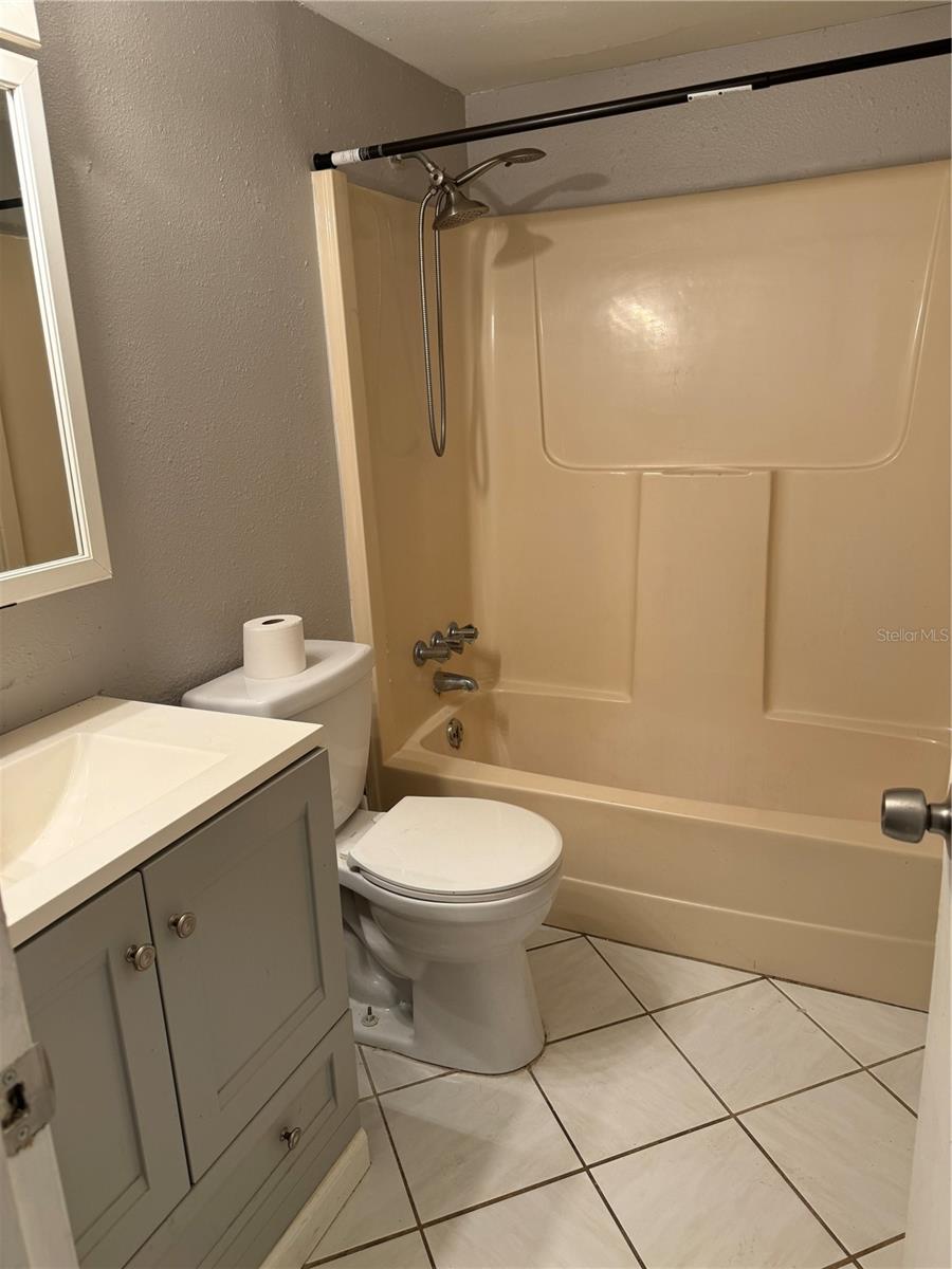 Image 12 of 16 For 5541 Bay Boulevard 402
