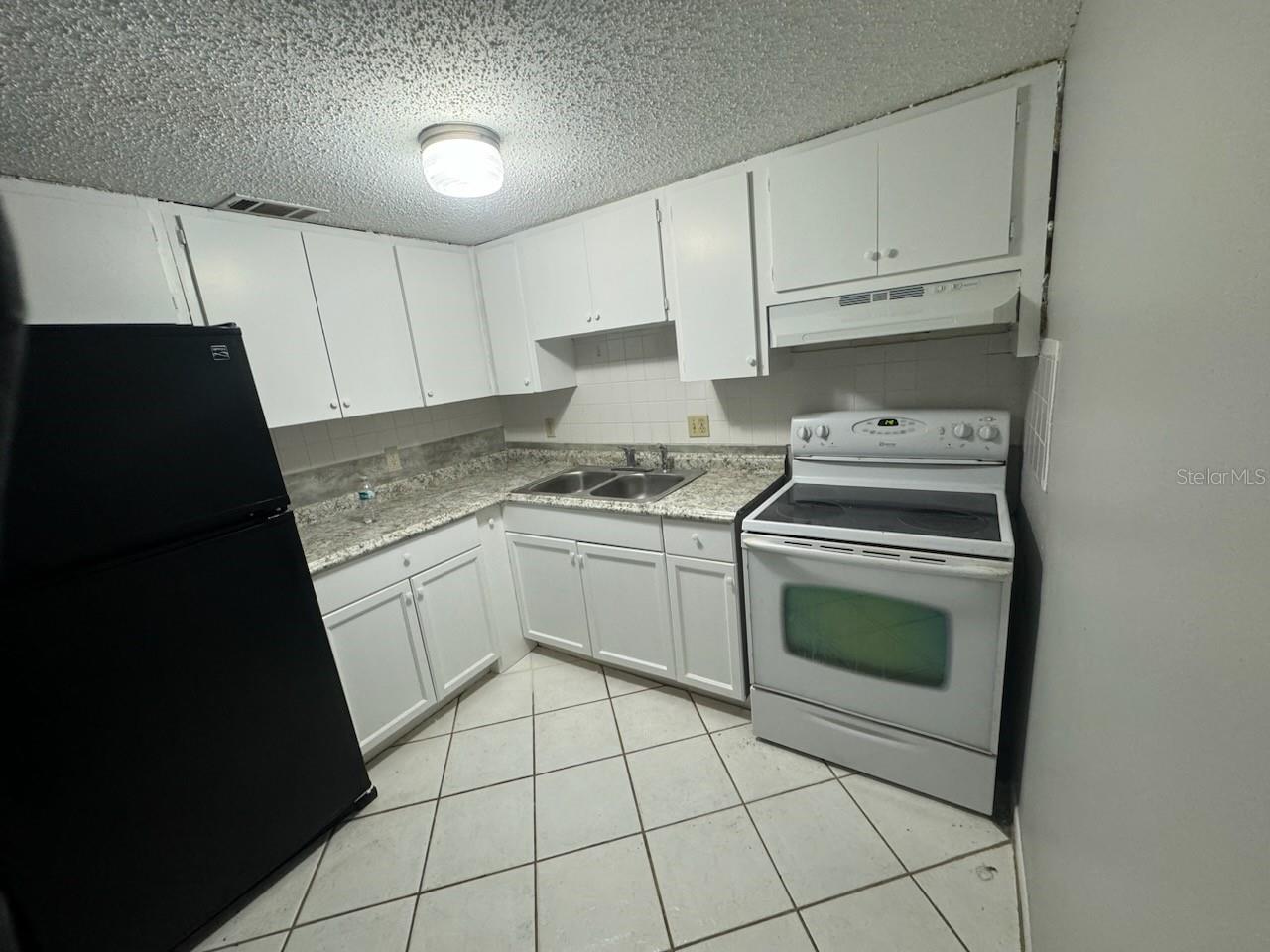 Image 3 of 16 For 5541 Bay Boulevard 402