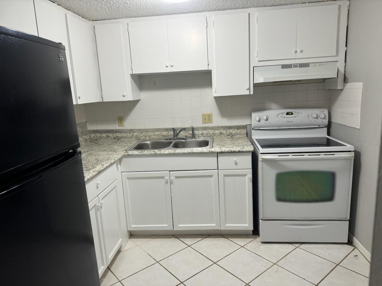 Image 4 of 16 For 5541 Bay Boulevard 402