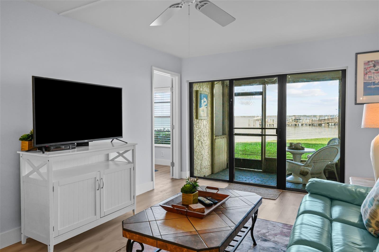 Image 13 of 62 For 6051 Sun Boulevard 111