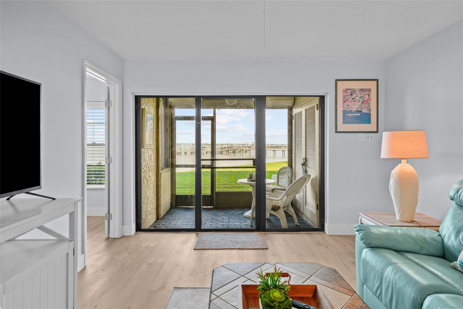 Image 14 of 62 For 6051 Sun Boulevard 111