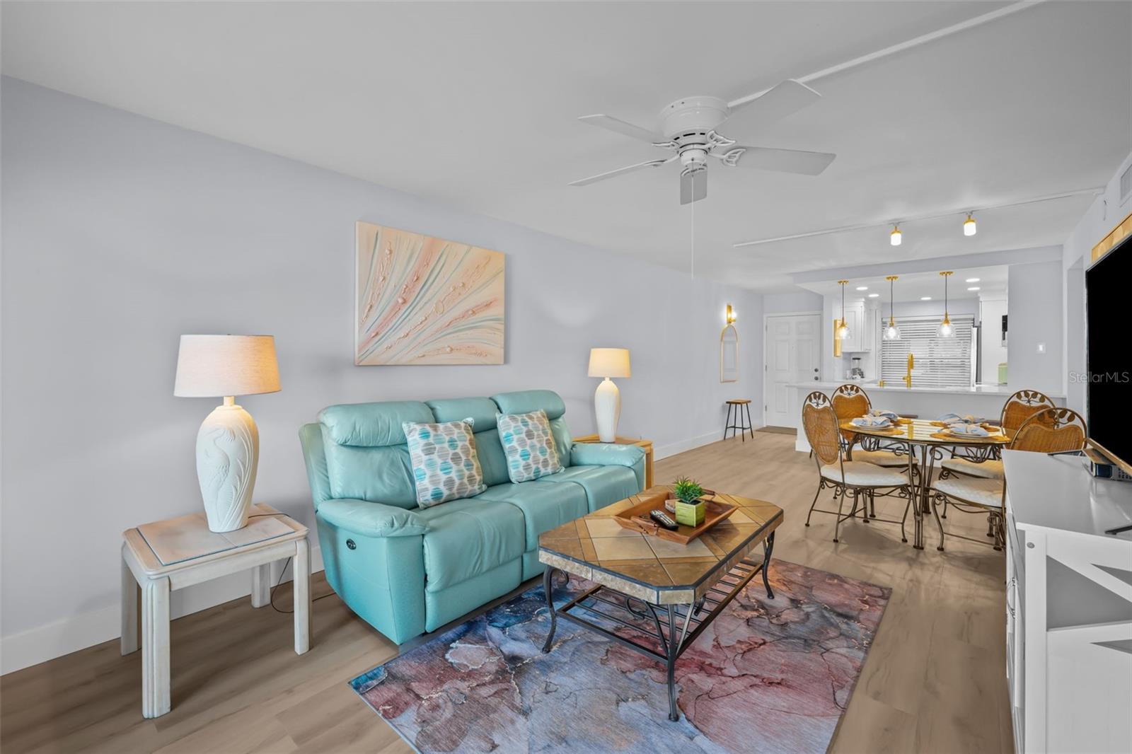 Image 15 of 62 For 6051 Sun Boulevard 111