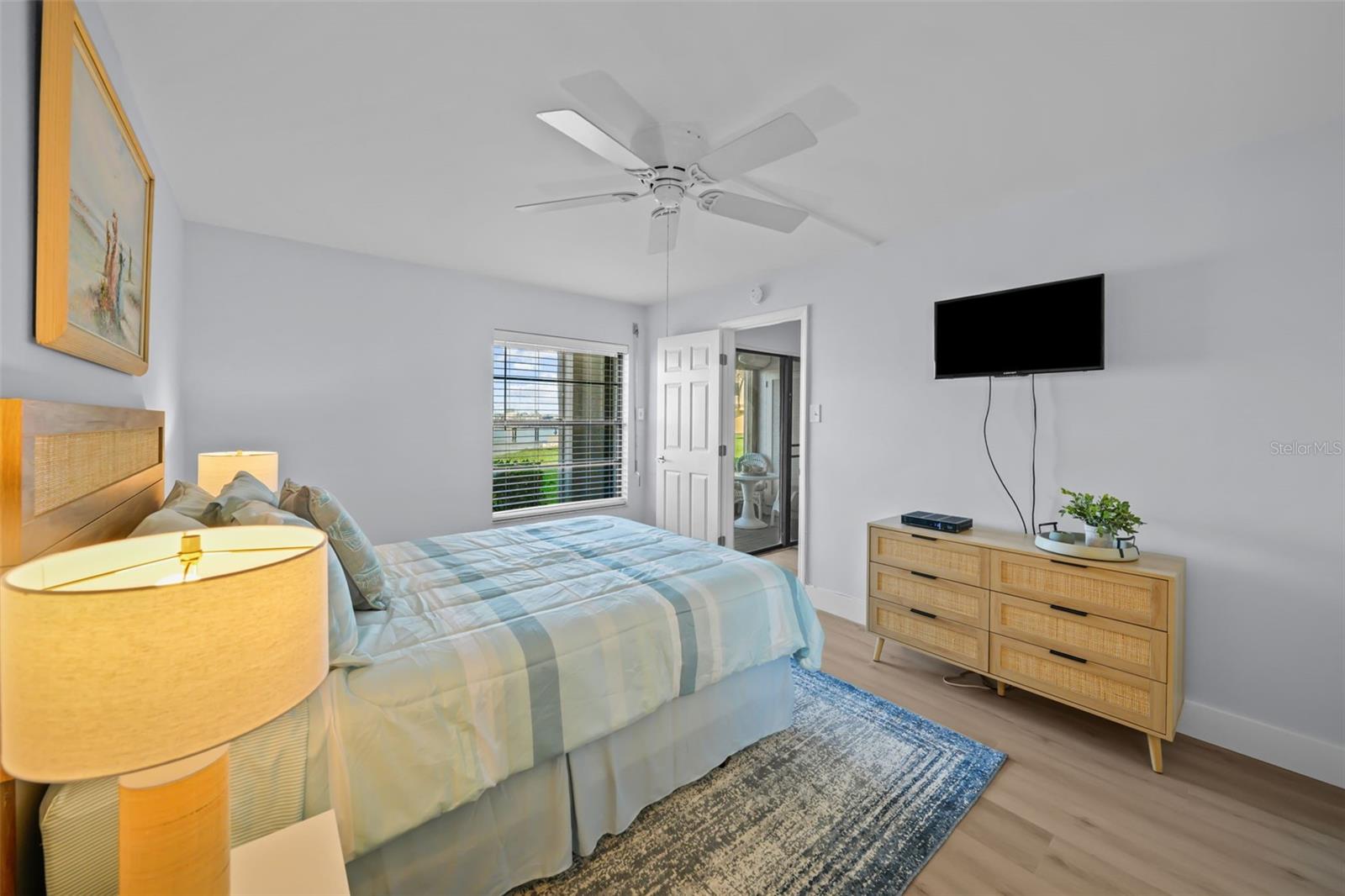Image 19 of 62 For 6051 Sun Boulevard 111