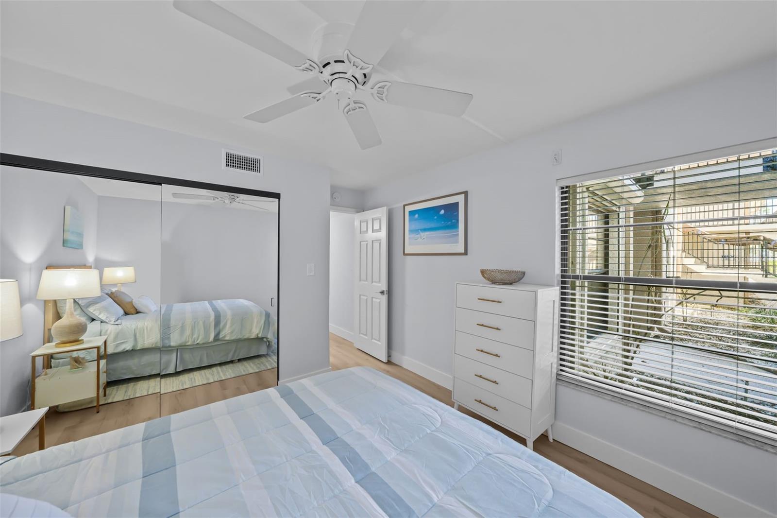 Image 24 of 62 For 6051 Sun Boulevard 111