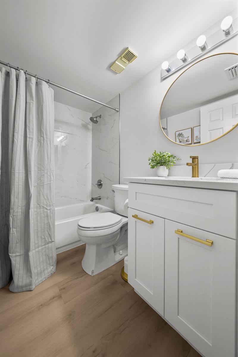 Image 26 of 62 For 6051 Sun Boulevard 111