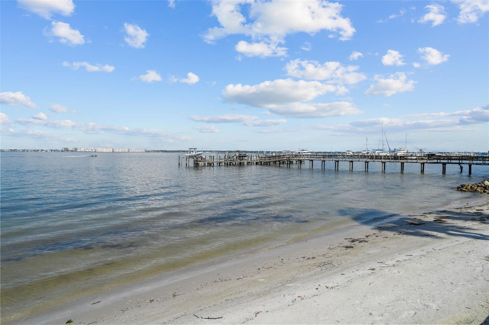 Image 31 of 62 For 6051 Sun Boulevard 111