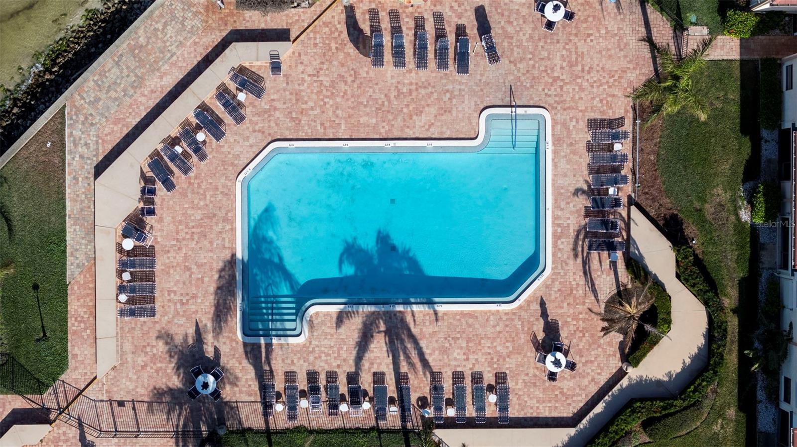 Image 33 of 62 For 6051 Sun Boulevard 111