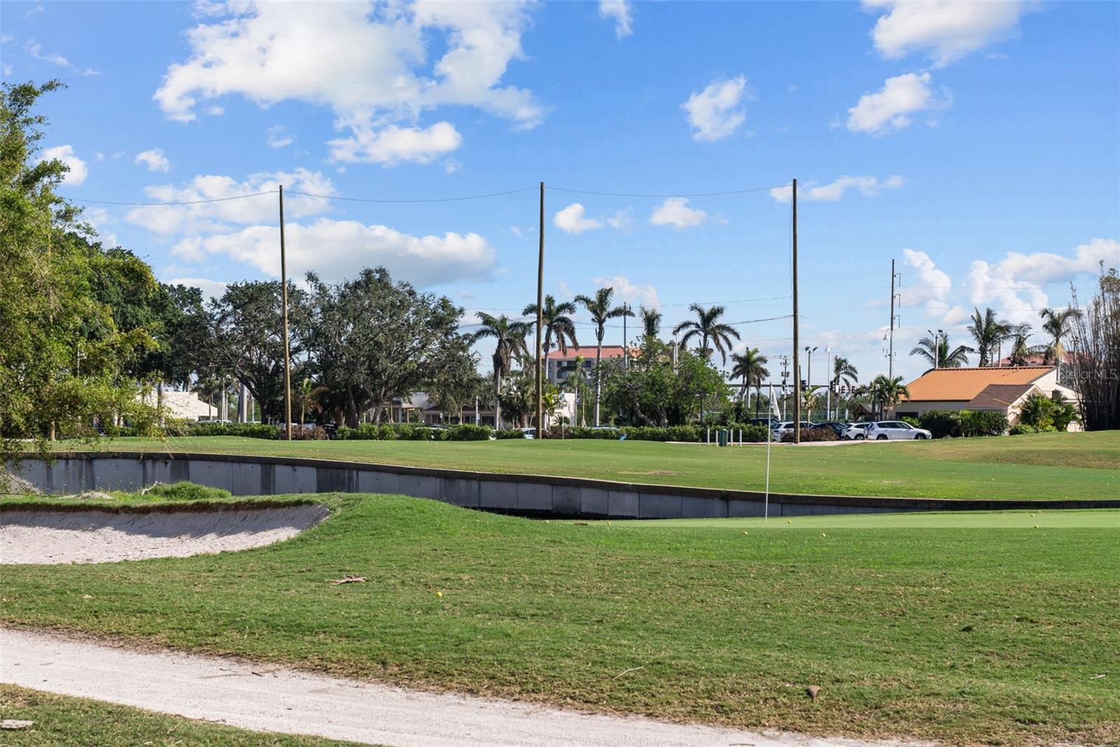 Image 36 of 62 For 6051 Sun Boulevard 111